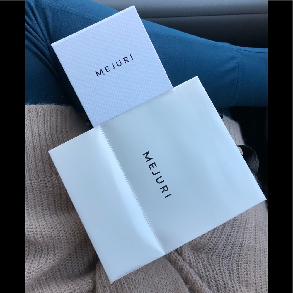 Mejuri jewelry box and gift bag set